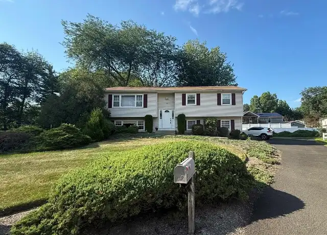 Property at 10 Parklyn Ct, Bardonia, NY, 10954, 4 beds, 2.5 baths, [object Object]