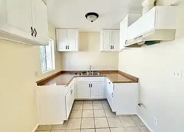 Property at 2613 W Imperial Hwy Unit 4, Inglewood, CA, 90303, 2 beds, 1 bath, [object Object]