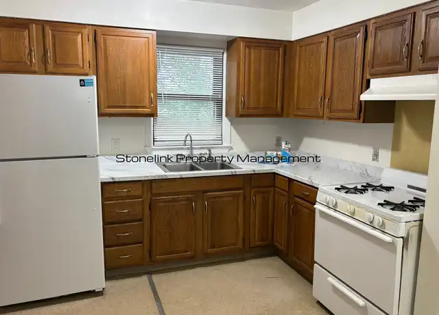 Property at 333 Pond St Unit 333, Woonsocket, RI, 02895, 2 beds, 1 bath, [object Object]