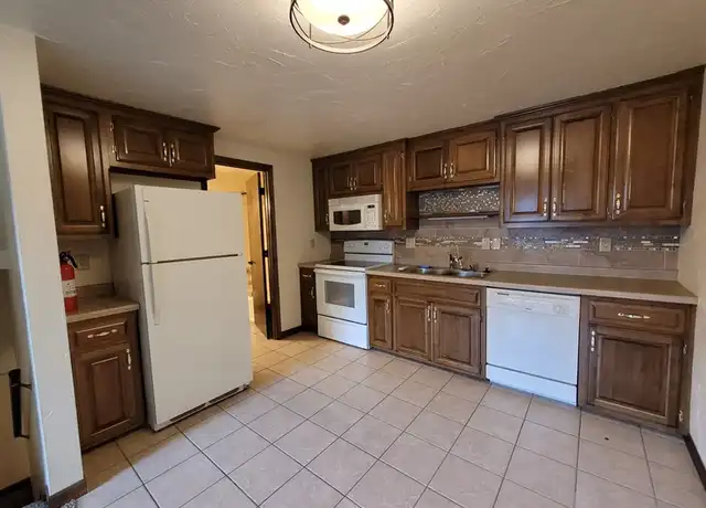 Property at 2350 Canter Ln Unit D, Green Bay, WI, 54304, 1 bed, 1 bath, [object Object]