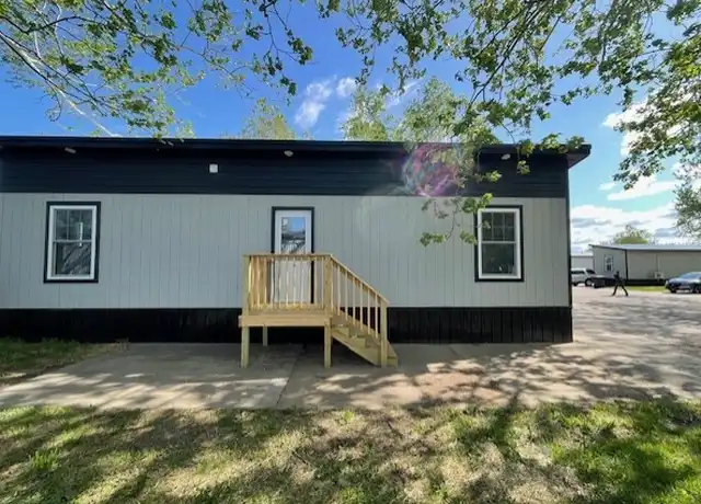 Property at 1601 S State St, Knob Noster, MO, 65336, 1 bed, 1 bath, [object Object]