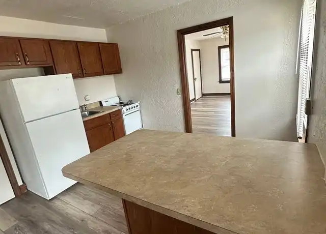 Property at 260 W 9th St Unit 3 1, Erie, PA, 16501, 2 beds, 1 bath, [object Object]