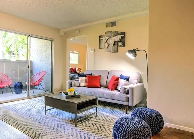 Photo of 1577 E Bulldog Ln, Fresno, CA 93710