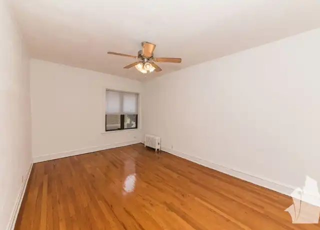 Property at 629 W Cornelia Ave Unit 39-2, Chicago, IL, 60657, 3 beds, 1 bath, [object Object]