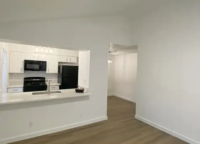 Property at St. Edwards Place Apartments - 125 Woodward St, Austin, TX, 78704, 2 beds, 1 bath, [object Object]