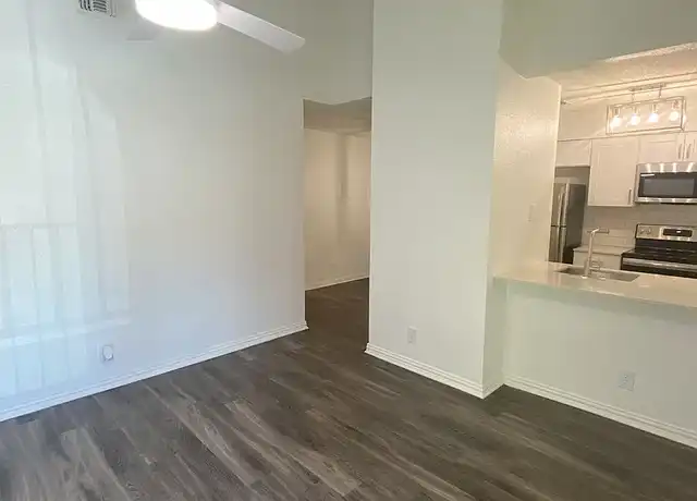 Property at St. Edwards Place Apartments - 125 Woodward St, Austin, TX, 78704, 2 beds, 1 bath, [object Object]