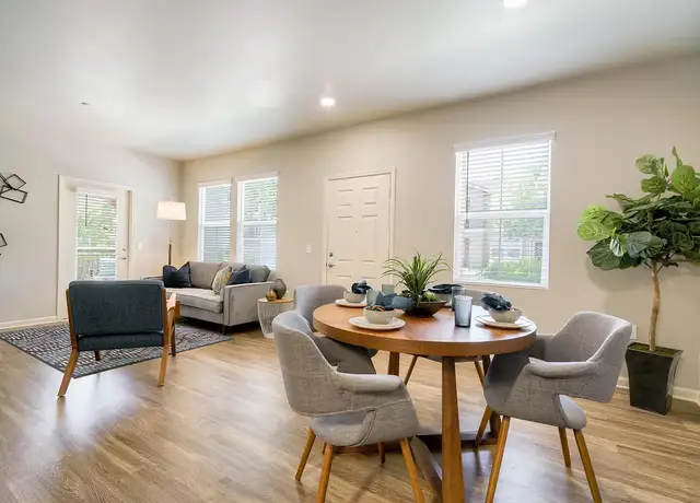 Photo of 751 Central Park Dr, Roseville, CA 95678