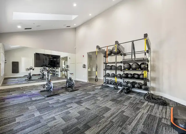 Photo of 751 Central Park Dr, Roseville, CA 95678