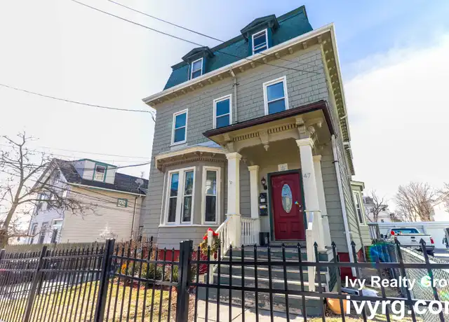 Property at 47 Franklin St #2, Somerville, MA, 02145, 3 beds, 1 bath, [object Object]