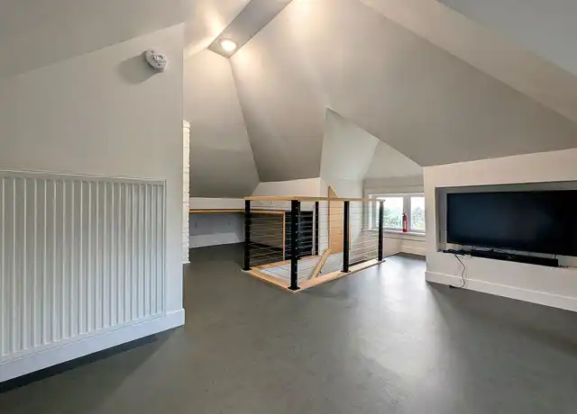 Property at 730 N 16th Ave E, Duluth, MN, 55812, 3 beds, 1 bath, [object Object]