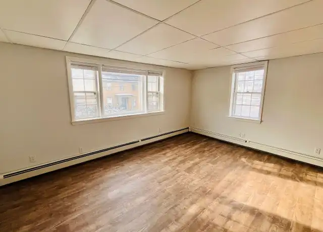 Property at 17 Silver St Unit 4, Dover, NH, 03820, 1 bed, 1 bath, [object Object]