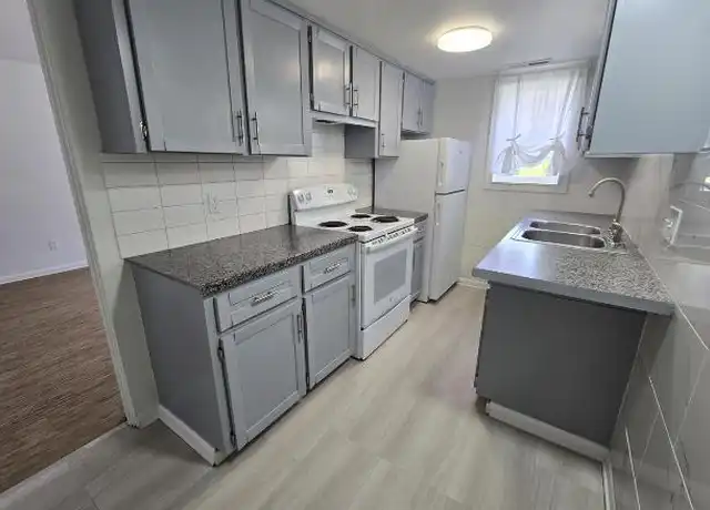 Property at 526 Zahn Dr, Akron, OH, 44313, 2 beds, 1 bath, [object Object]