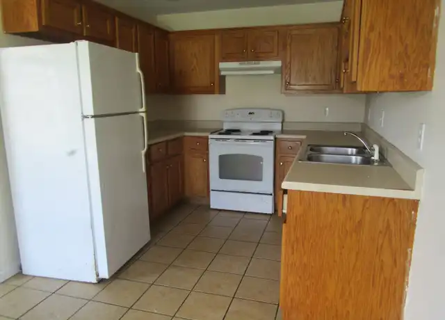 Property at 10 Jessie Head Dr #12, Rome, GA, 30165, 3 beds, 2 baths, [object Object]