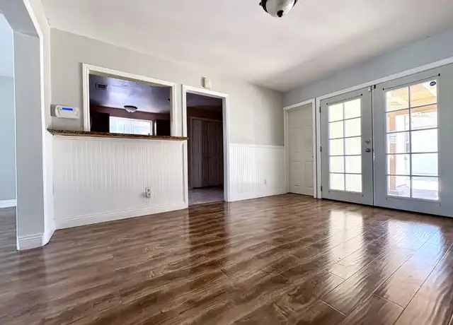 Property at 706 W Grand Blvd, Corona, CA, 92882, 3 beds, 2 baths, [object Object]