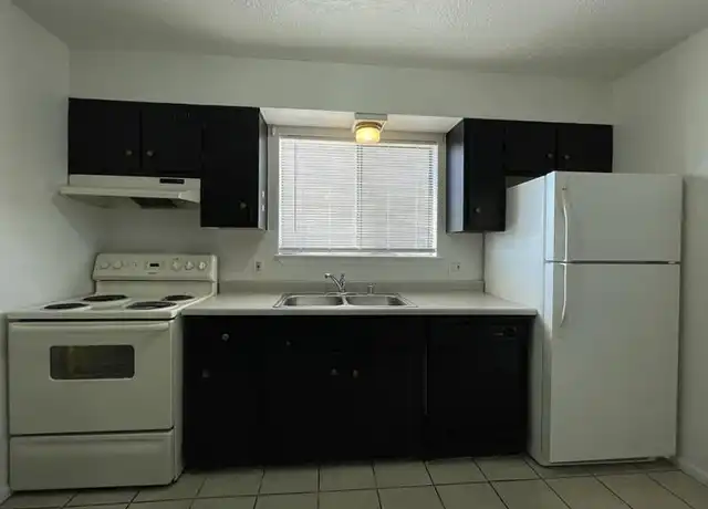 Property at 3505 Lafayette Dr NE Unit C, Albuquerque, NM, 87107, 2 beds, 2 baths, [object Object]