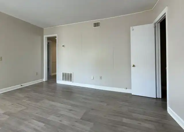 Property at 517 Rutledge Ave, Charleston, SC, 29403, 2 beds, 1 bath, [object Object]