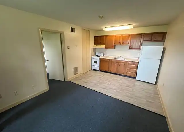 Property at 2100 Saint Johns Pl Unit 2143, Louisville, KY, 40210, 1 bed, 1 bath, [object Object]