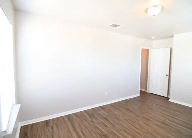Property at 212 Dalgoner Ln, Temple, TX, 76502, 4 beds, 2 baths, [object Object]