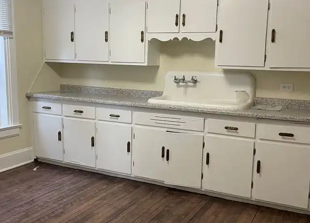 Property at 914 1st St Unit 914 1/2, Wausau, WI, 54403, 2 beds, 1 bath, [object Object]