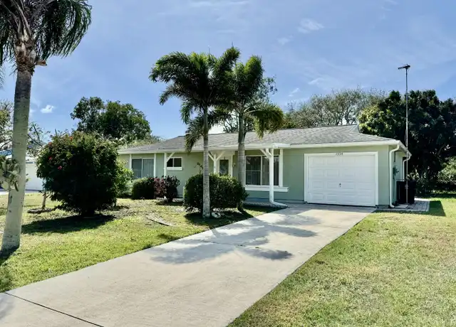 Property at 1334 SE Vestridge Ln, Port Saint Lucie, FL, 34952, 2 beds, 1.5 baths, [object Object]