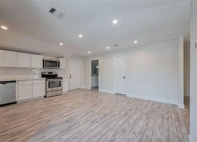 Property at 7212 Corpus Christi St Unit B, Houston, TX, 77020, 2 beds, 1 bath, [object Object]