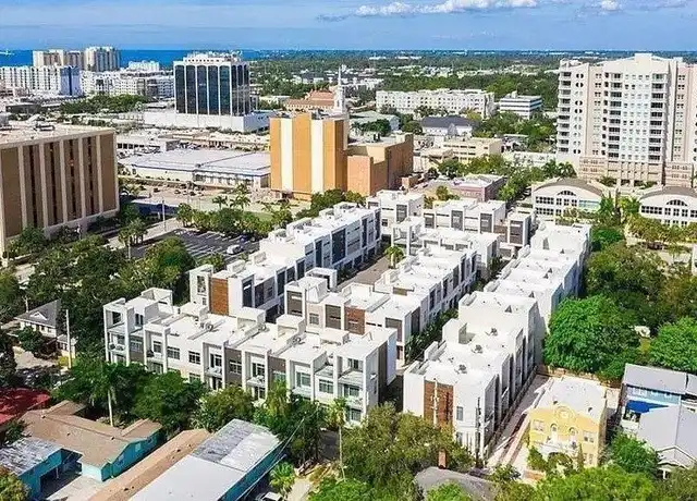 Property at 212 Cosmopolitan Ct, Sarasota, FL, 34236, 2 beds, 2.5 baths, [object Object]