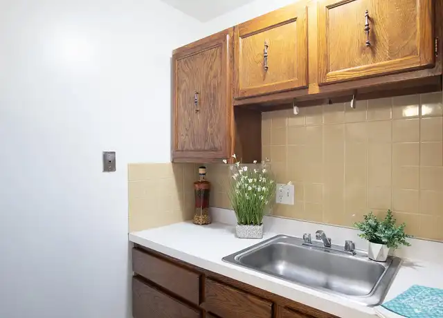 Property at Security Manor - 47 Broad St, Westfield, MA, 01085, 2 beds, 1 bath, [object Object]