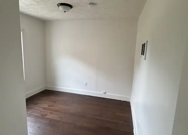 Property at 405 Lincoln Way W, South Bend, IN, 46601, 2 beds, 1 bath, [object Object]