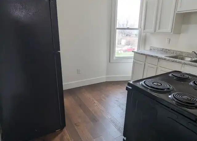 Property at 405 Lincoln Way W, South Bend, IN, 46601, 2 beds, 1 bath, [object Object]