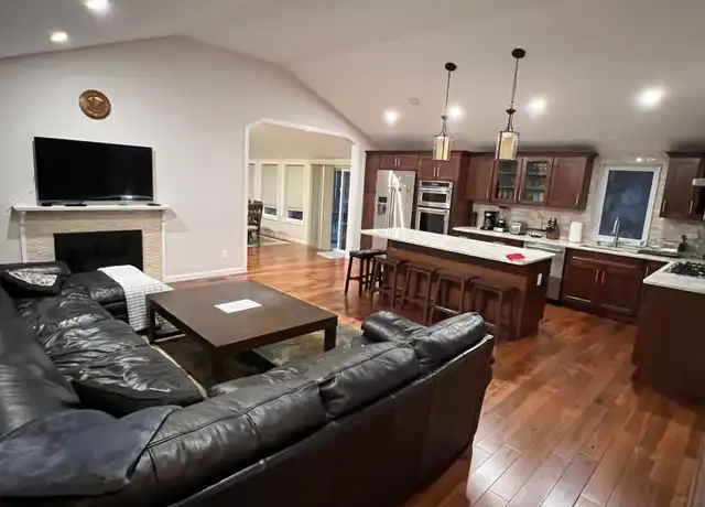 Property at 35 Glen Cir, Waltham, MA, 02451, 3 beds, 2 baths, [object Object]