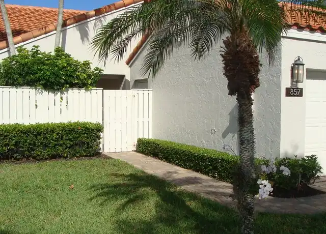 Property at 857 Reef Point Cir, Naples, FL, 34108, 2 beds, 2 baths, [object Object]