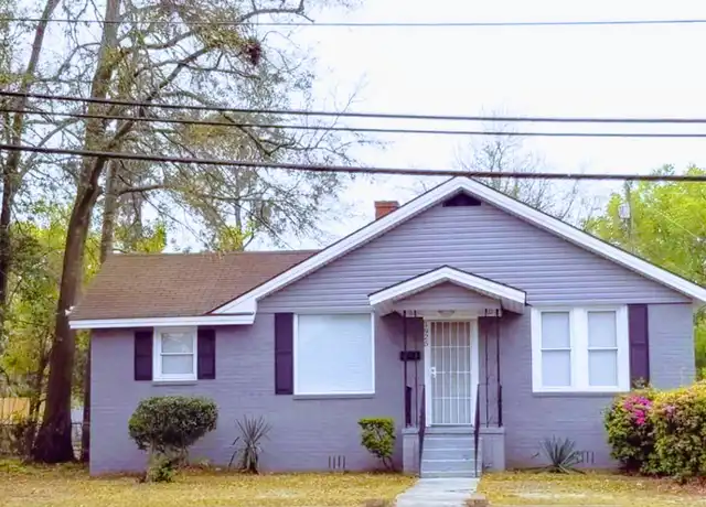 Property at 1925 E Gwinnett St, Savannah, GA, 31404, 3 beds, 2 baths, [object Object]