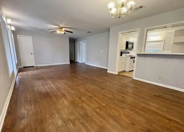 Property at 159 Ohio St, New Braunfels, TX, 78130, 3 beds, 2 baths, [object Object]