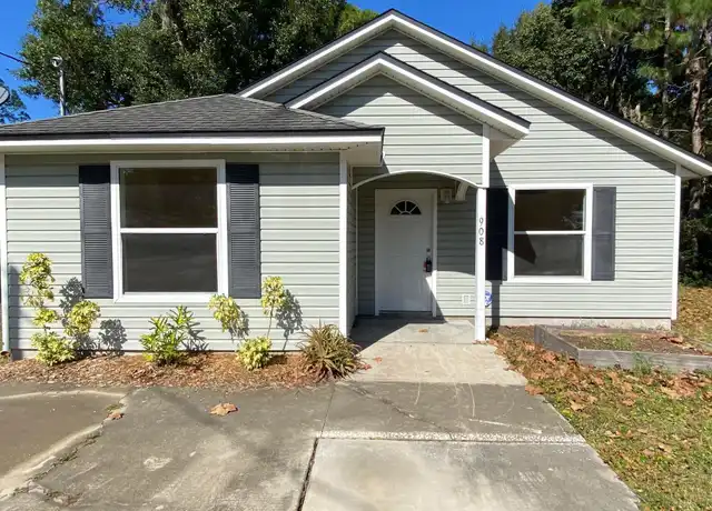 Property at 908 Helen St, Saint Augustine, FL, 32084, 3 beds, 2 baths, [object Object]