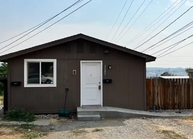 Property at 1121 Monitor St, Wenatchee, WA, 98801, 3 beds, 1 bath, [object Object]