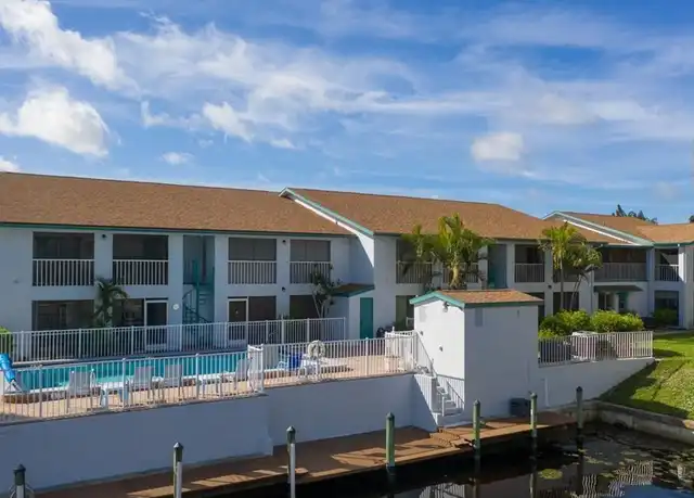 Property at 1005 SE 40th St, Cape Coral, FL, 33904, 3 beds, 2 baths, [object Object]