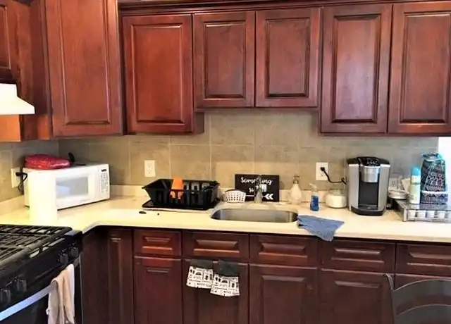 Property at 127 W 19th St Unit 1, Bayonne, NJ, 07002, 2 beds, 1 bath, [object Object]