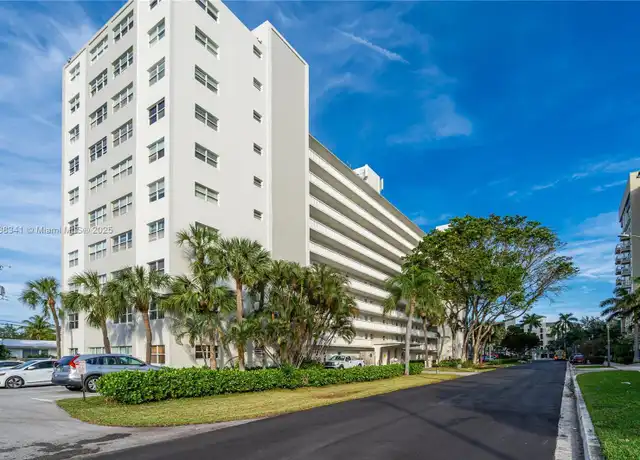 Property at 2555 NE 11th St #207, Fort Lauderdale, FL, 33304, 1 bed, 1 bath, [object Object]