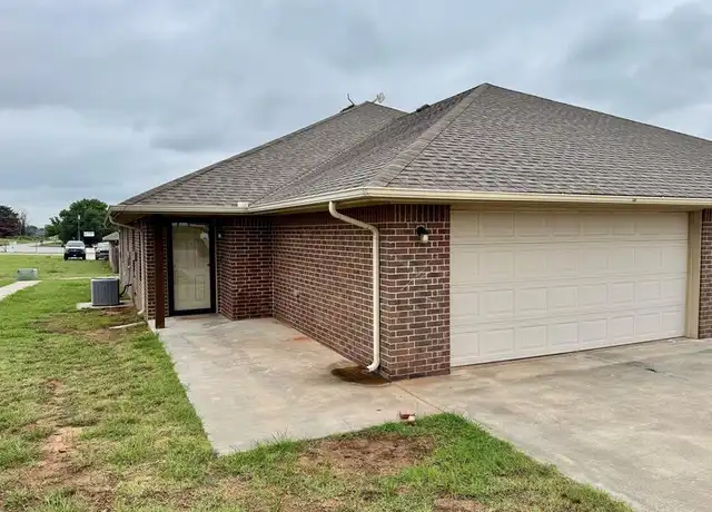 Property at 1601 Lawter Rd, Weatherford, OK, 73096, 3 beds, 2 baths, [object Object]