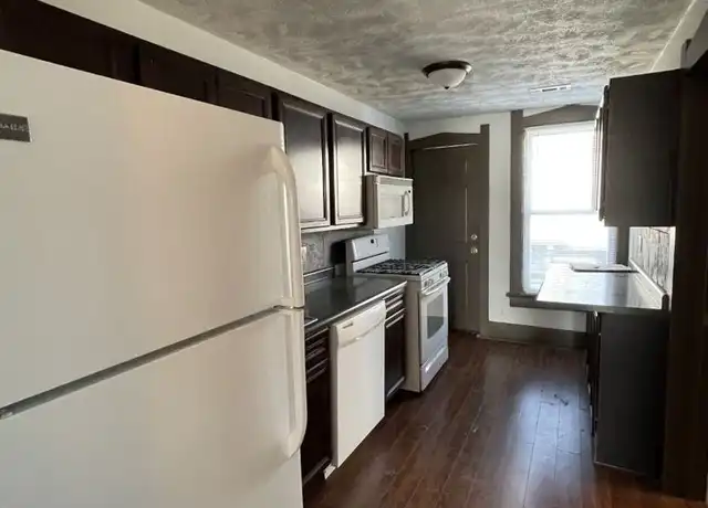 Property at 603 S 31st St Unit 607-3, Omaha, NE, 68105, 2 beds, 1 bath, [object Object]