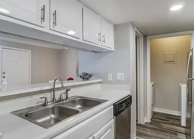 Property at Breeze at Clear Lake - 300 Cyberonics Blvd, Houston, TX, 77058, 1-3 bed, 1-2 bath, [object Object]