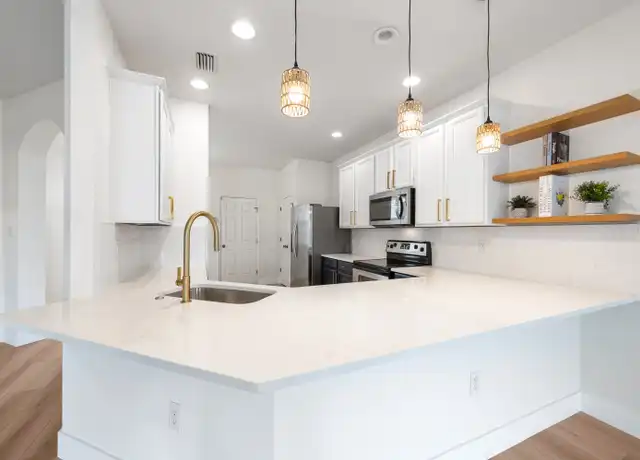 Property at 3768 Parkridge Cir Unit 23-104, Sarasota, FL, 34243, 3 beds, 2.5 baths, [object Object]