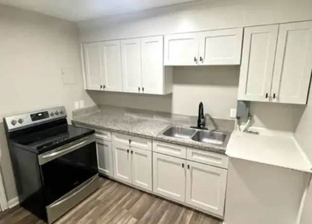 Property at 2909 Burgess Dr Unit 2917-2, Charlotte, NC, 28208, 2 beds, 1.5 baths, [object Object]