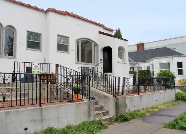 Property at 2915 SE Alder St Unit 2915, Portland, OR, 97214, 1 bed, 1 bath, [object Object]