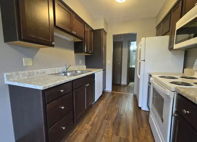 Property at 1800 S Stephen Ave Unit 09, Sioux Falls, SD, 57103, 2 beds, 1.5 baths, [object Object]