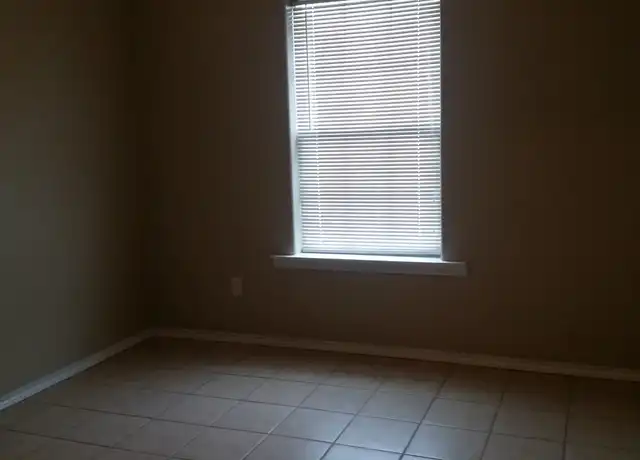 Property at 433 Ruth St, Nacogdoches, TX, 75964, 3 beds, 2 baths, [object Object]