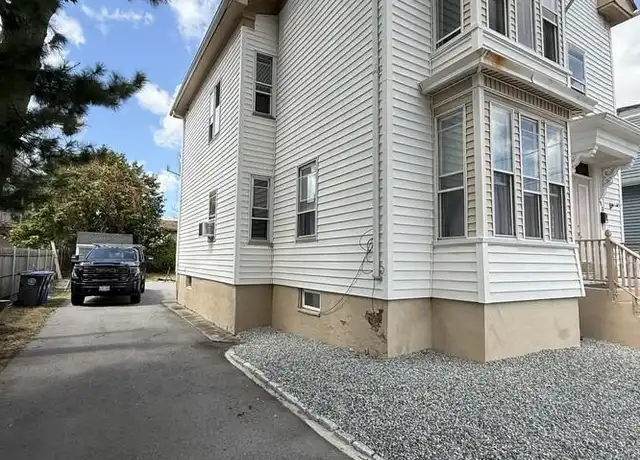 Property at 143 S Clarendon St Unit 2ndFL, Cranston, RI, 02910, 2 beds, 1 bath, [object Object]