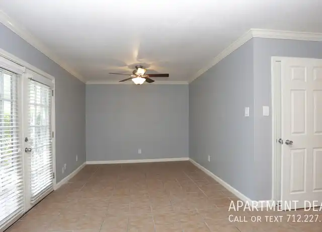 Property at 3606 W T C Jester Blvd Unit 3019, Houston, TX, 77018, 2 beds, 1 bath, [object Object]