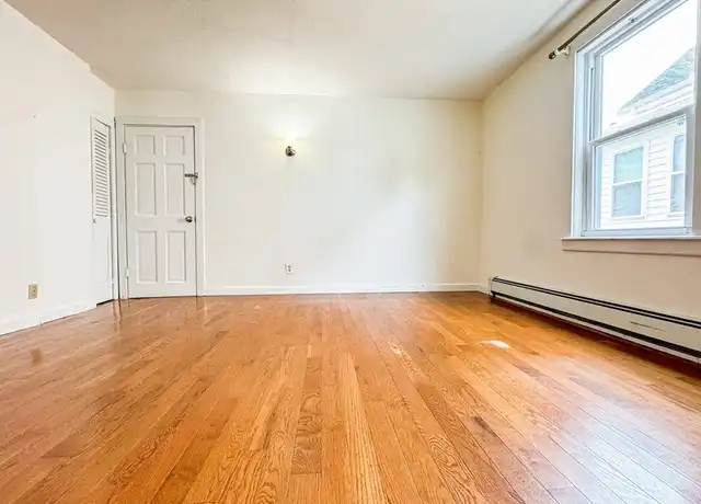 Property at 35 Parker St Unit 2, Quincy, MA, 02169, 1 bed, 1 bath, [object Object]