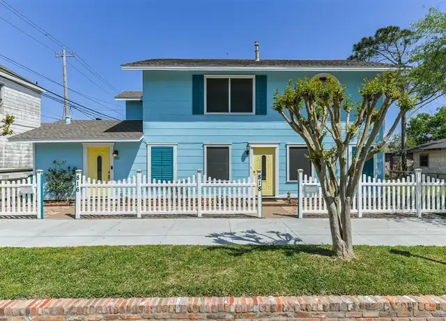 Property at 816 11th St, Galveston, TX, 77550, 3 beds, 2 baths, [object Object]